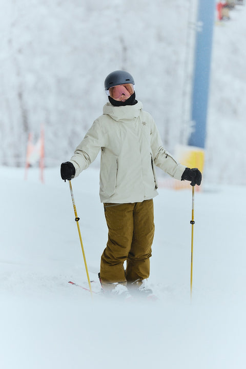 Model wearing the GW16300 W's GORE-TEX Down Jacket