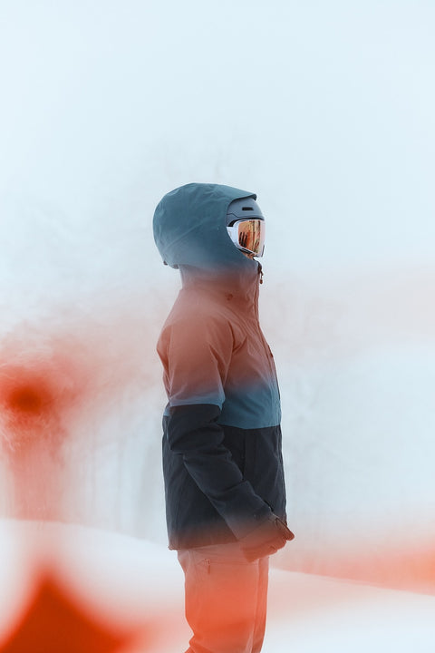 Model wearing the GW15306 W's G-AXIS Jacket